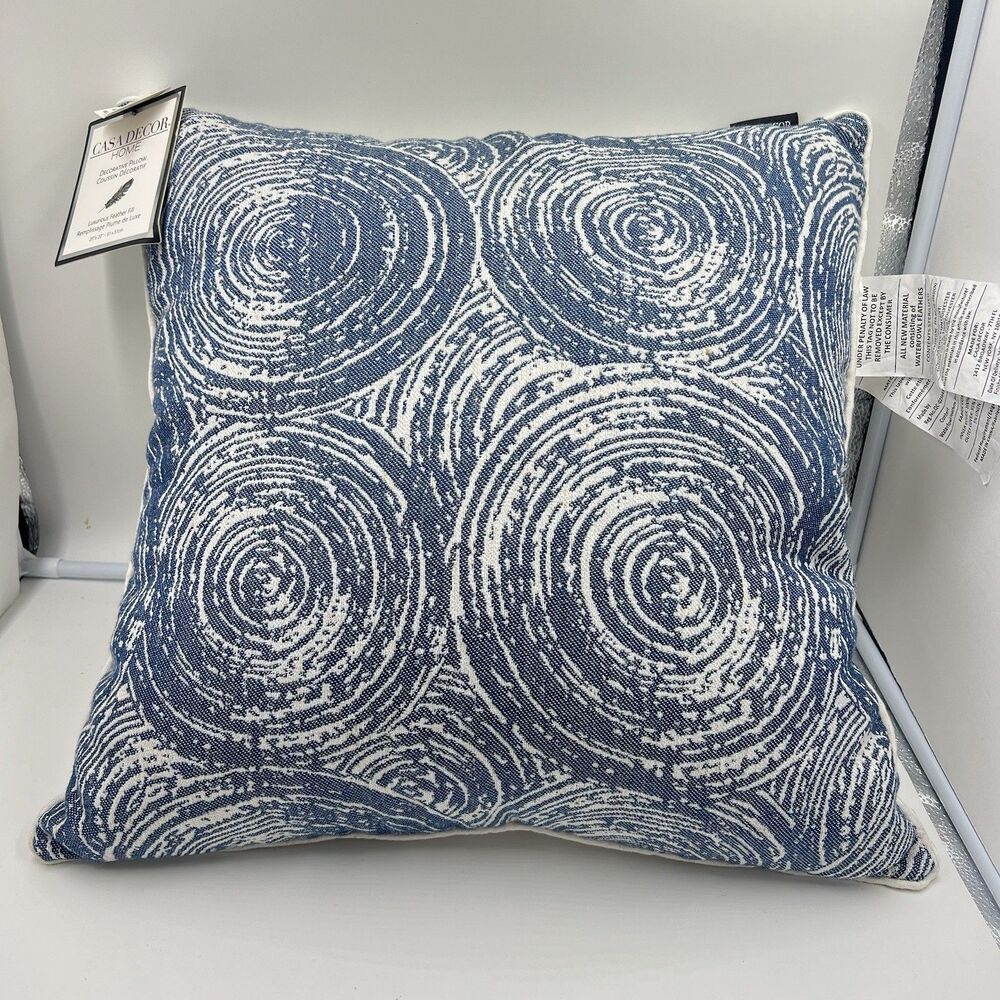 1-NWT CASA DECOR DECORATIVE Blue White Abstract Concentric Feather 20” Pillow